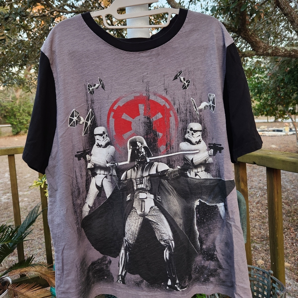 Star Wars Gray & Black Size Lg